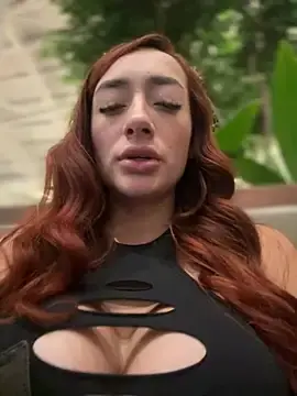 Stripchat Watch Live Sex Cams of ariiel_