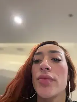 Stripchat Watch Live Sex Cams of ariiel_