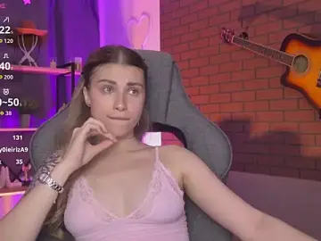 Stripchat Nude Webcam of EllieCutes