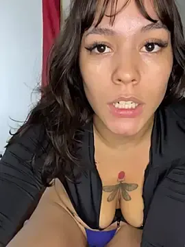 Stripchat Sex Cam of JuliaMacena