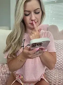 Stripchat Best Webcam of LoveShae_