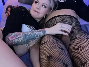 Stripchat Live Porn of 2_girls_1_dick