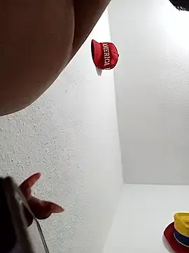 Stripchat Free Porn Cam of yoahotpetrafiery