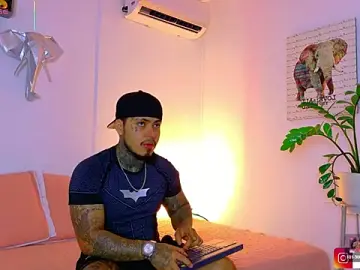 Stripchat Watch Live Sex Cams of JordanSmiith_