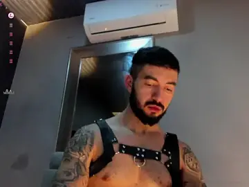 Stripchat Free Porn Cam of MarkWalker__