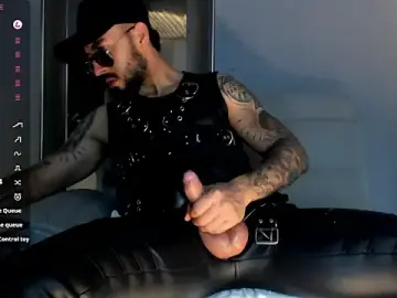 Stripchat Live Porn of MarkWalker__