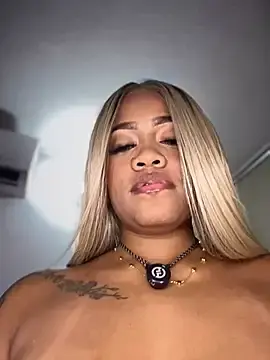 Stripchat Sex Chat of riri_brunnete
