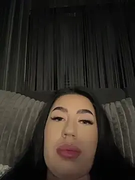 Stripchat Live Sex Cam of Andrestarr