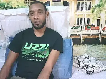 Stripchat Sex Cam of IndianMagicMike