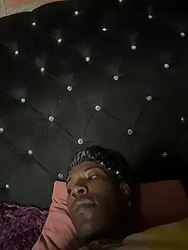 Stripchat Free Porn Cam of Richchocolatesweet_