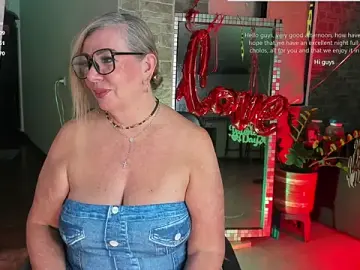 Stripchat Adult Webcam of _SARAI_DUPONT