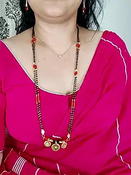 Stripchat Free Porn Cam of COOL_TEACHER_69