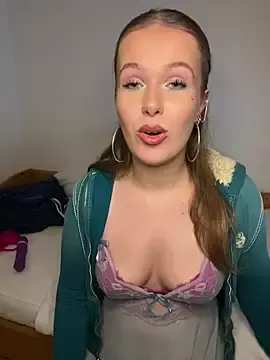 Stripchat Watch Live Sex Cams of HannahMontana18