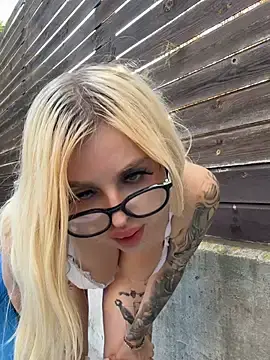Stripchat Adult Webcams of Steffi_Snowbunny