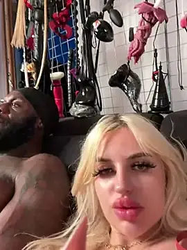 Stripchat Best live sex cam show of Steffi_Snowbunny