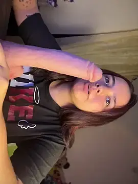 Stripchat Live Sex of Ema_kraus