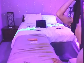 Stripchat Live Sex Cam of luv2cum2gether25