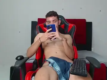Stripchat Best live sex cam show of CamiloRoss_