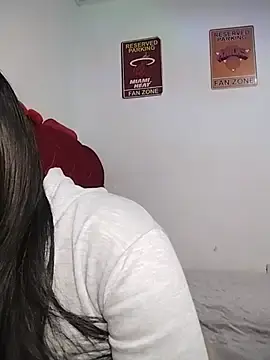 Stripchat Nude Webcam of KarolaMendez
