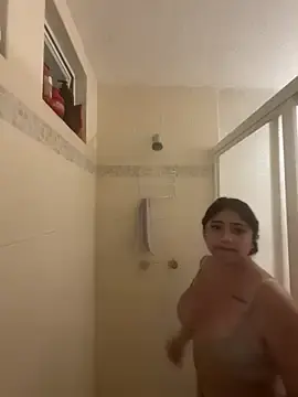 Stripchat Live Sex Cam of Monica17