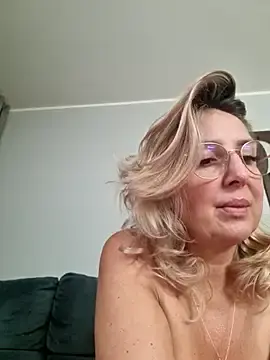 Stripchat Free Live Porn of MariaRichi_