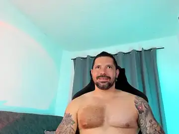 Stripchat Sex Cam of Pierre_Vidal