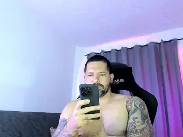Stripchat Sex Cam of Pierre_Vidal