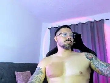 Stripchat Best live sex cam show of Pierre_Vidal