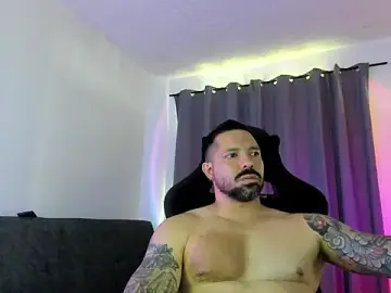 Stripchat Sex Cam of Pierre_Vidal