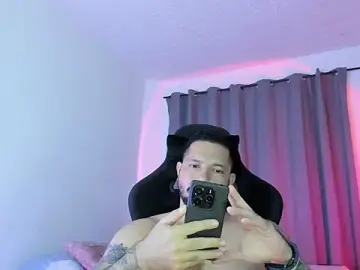 Stripchat Live Sex Cam of Pierre_Vidal