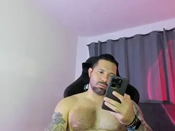 Stripchat Sex Cam of Pierre_Vidal