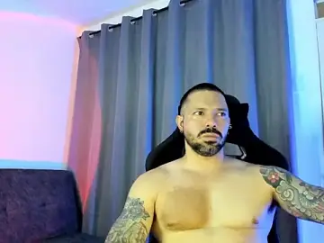 Stripchat Sex Cam of Pierre_Vidal