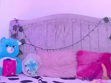 Stripchat Live Sex Cam of Tinyy_Star