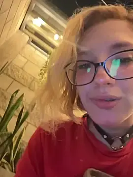 Stripchat Free Porn Cam of SweetBunnyGF