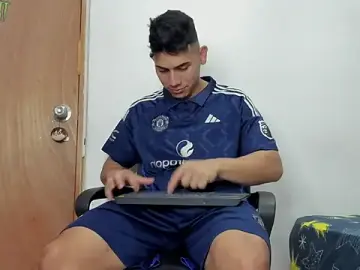 Stripchat Live Sex of andrew_rose_