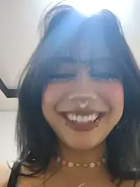 Stripchat Nude Webcam of Sarah_Lark-
