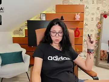 Stripchat Live Sex Cam of EmillyTaylor