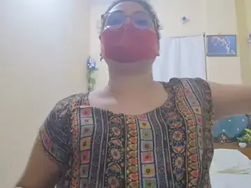 Stripchat Free Live Porn of Elena_cruz5