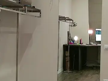 Stripchat Free Porn Cam of Mila_Anders