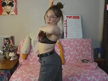 Stripchat Nude Webcam of Miatiny