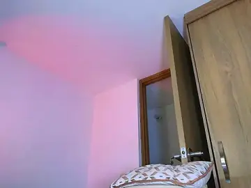 Stripchat Free Porn Cam of SARA_TS_FOX