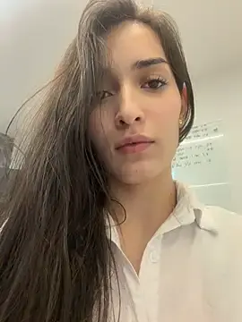 Stripchat Live Sex Cam of Mia_rivers__