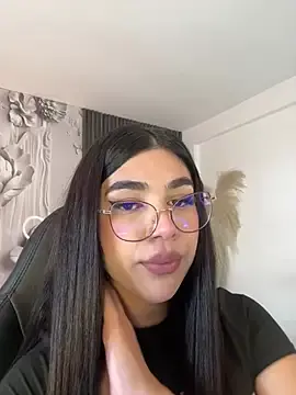 Stripchat Adult Webcam of RoseCassie
