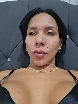 Stripchat Free Porn Cam of Doll_Loren