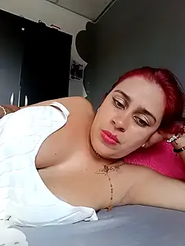 Stripchat Free Porn Cam of MariBelle1