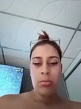 Stripchat Free Porn Cam of MariBelle1