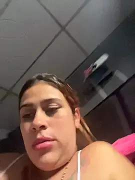 Stripchat Free Porn Cam of MariBelle1