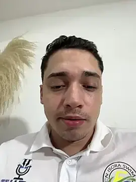 Stripchat Live Sex of kevin_hotgirls