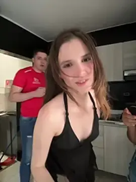 Stripchat Live Sex Cam of kevin_hotgirls