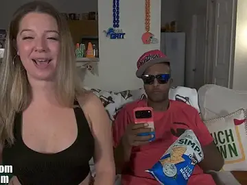 Stripchat Sex Cam of boomboomr00m